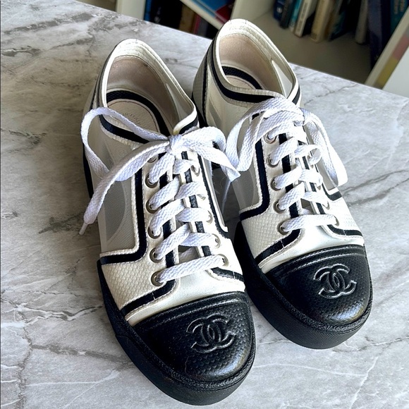 CHANEL women’s platform oxfords with mesh sides black and white logo on toe 37 - Picture 1 of 8